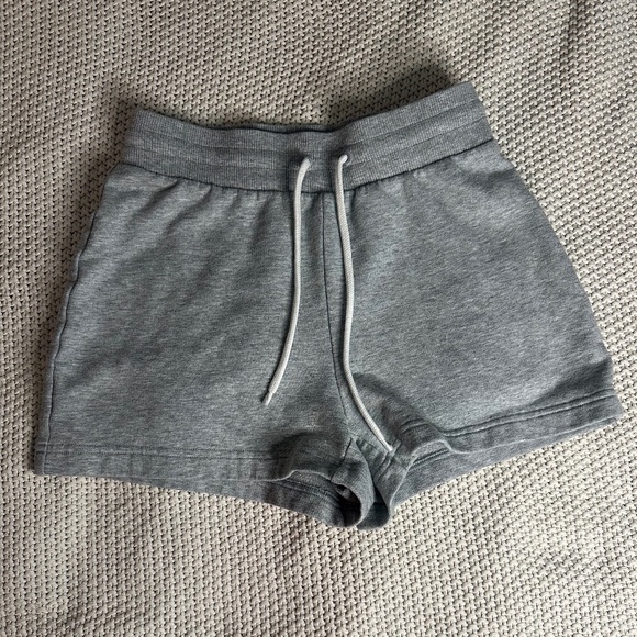 Aritzia Sunday Best Grey Sweat Shorts - Picture 1 of 3